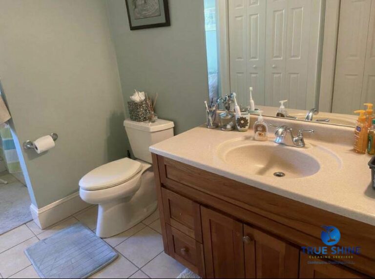 Deep House Cleaning - We make your bathroom clean and tidy - After